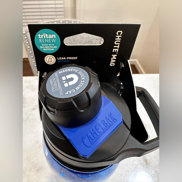 USMC CAMELBAK 33oz Leak Proof Tritan Renew Water Bottle - Picture 5 of 11